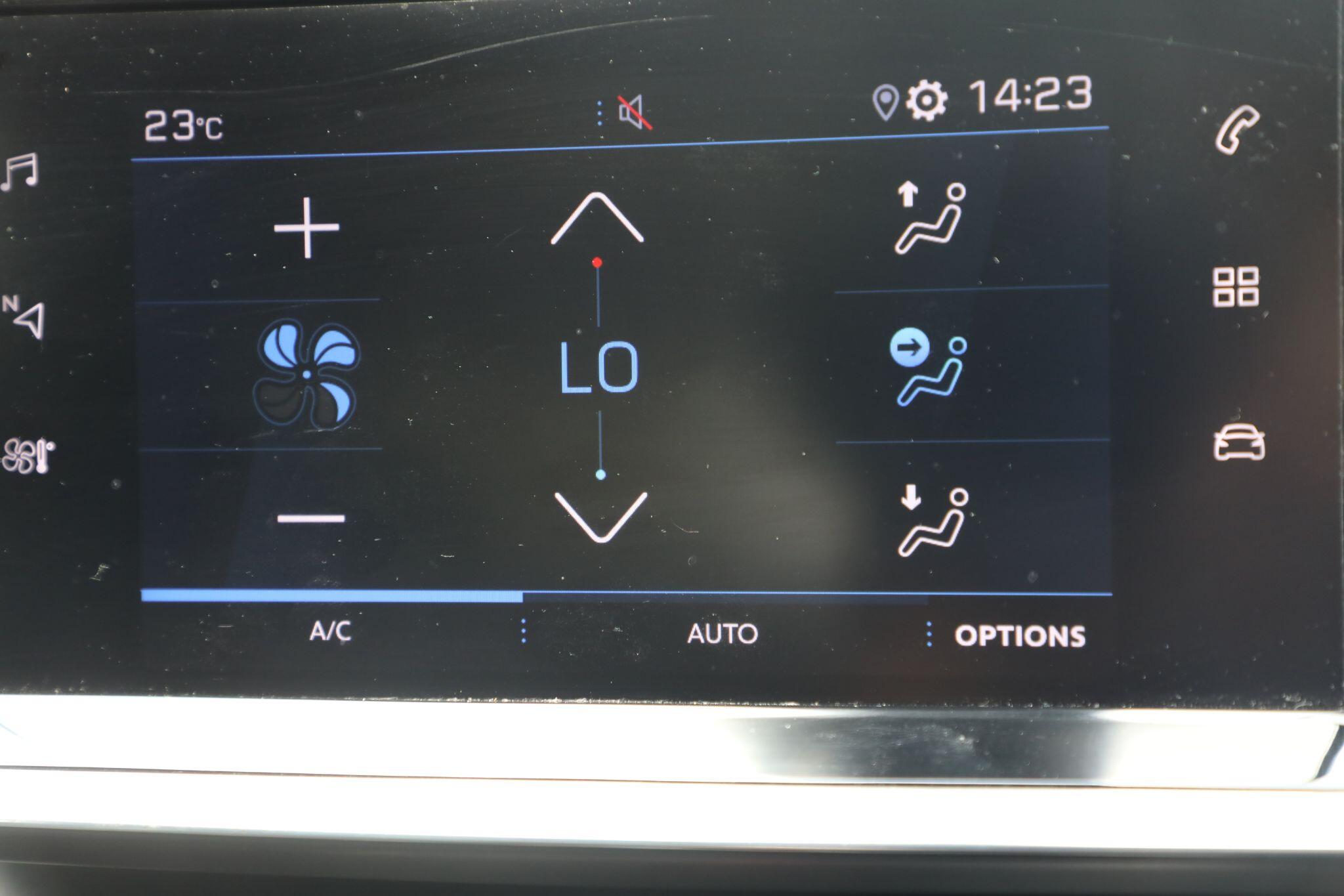 Large vehicle image